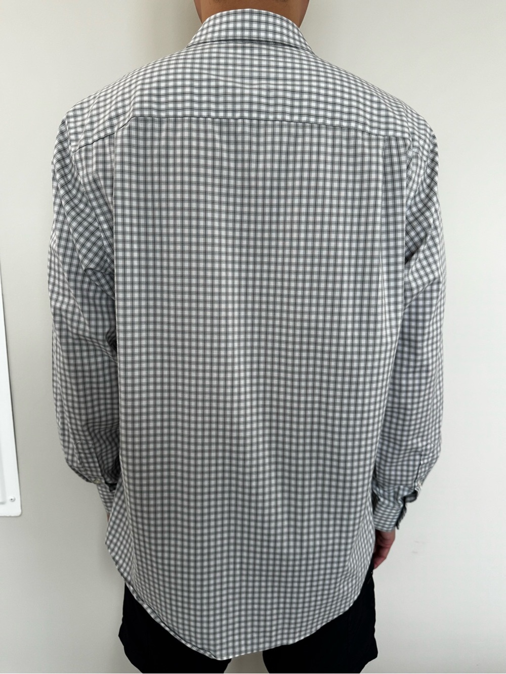 Van Heusen Men's Gray and White Checked Button-Down Shirt